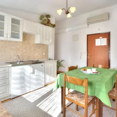 In Mit Eigenem Balkon - B59647